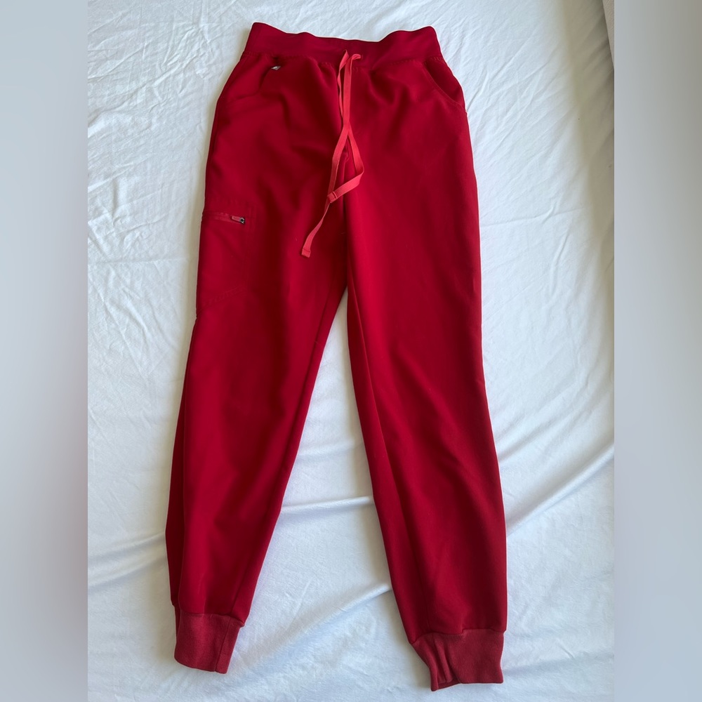 FIGS High-Waisted Zamora Scrub pants - Small Regular POP RED